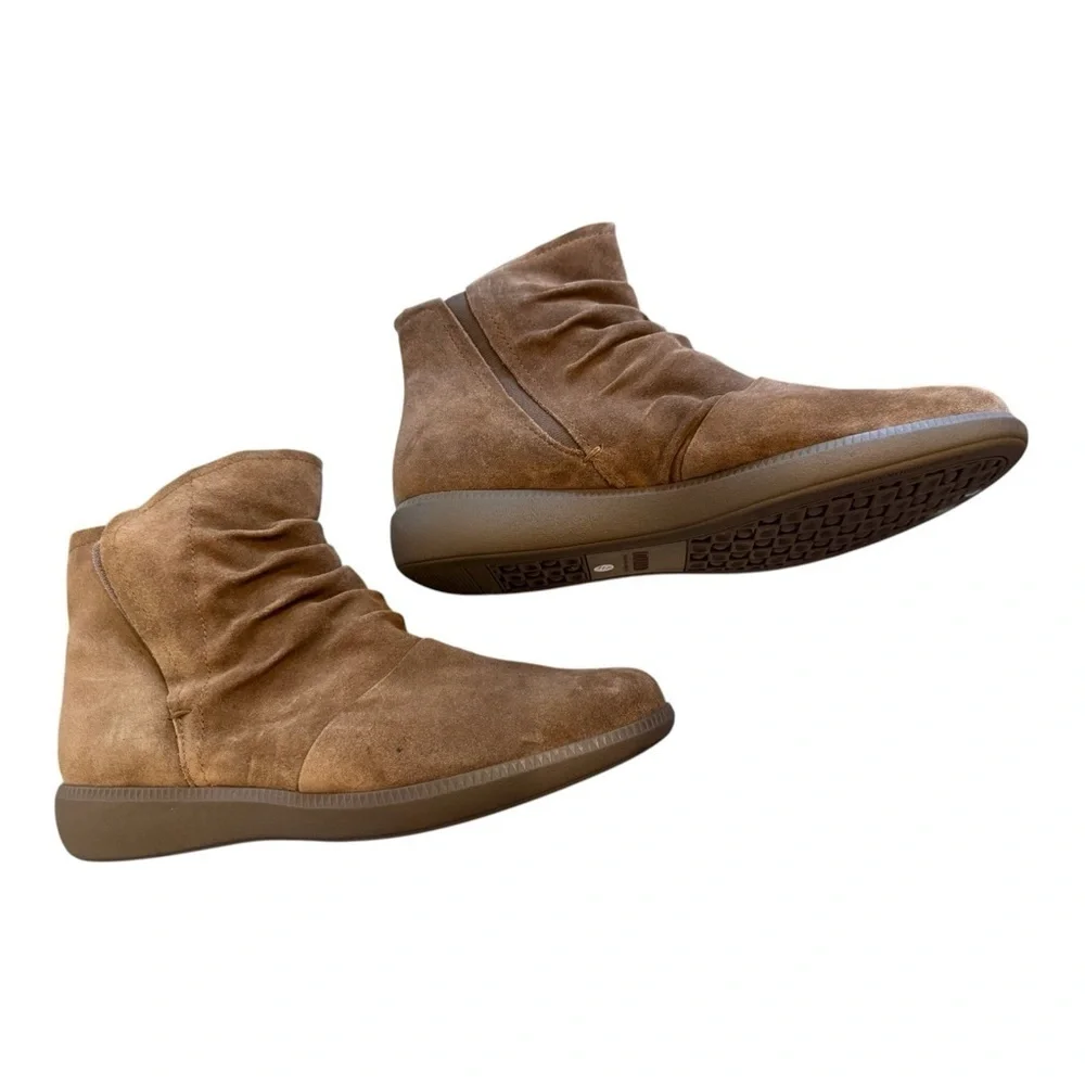 Munro Water Resistant Scout Bootie in brown suede NWOB - Picture 6 of 10